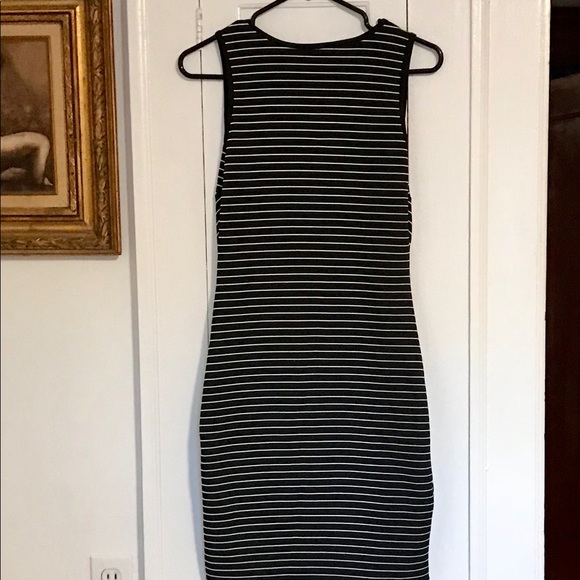 Body hugging bandage dress - Picture 2 of 3